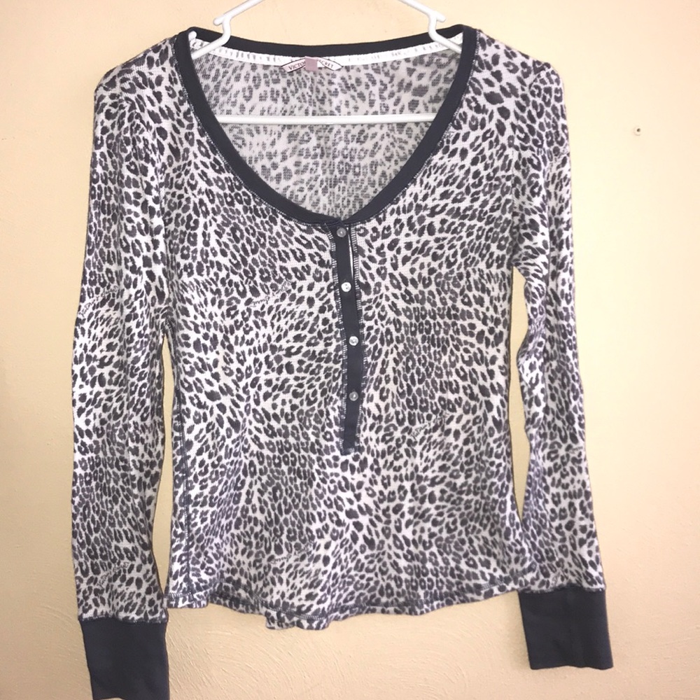 Gray and White Cheetah Print Thermal Pajamas